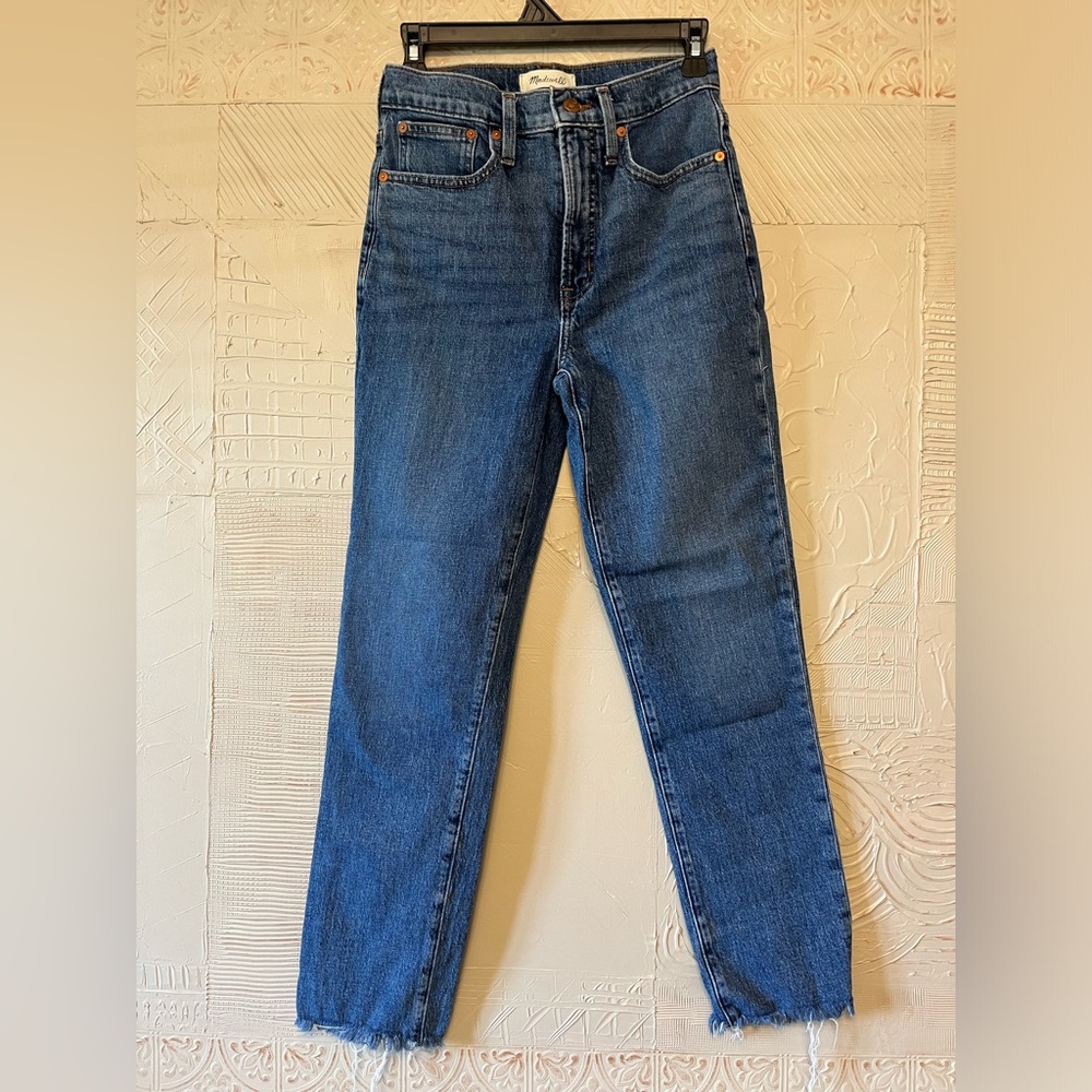 EUC women’s Madewell The Perfect Vintage Jean Size 25 Tapered Raw Edge